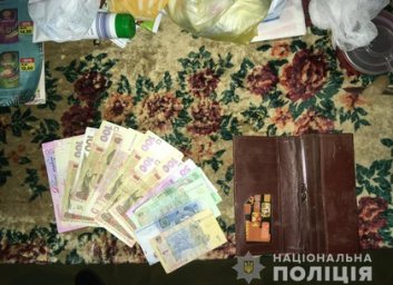 Родственница избила бабушку и забрала деньги: копы поймали грабительницу (ГУНП)