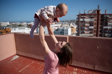  Родившиеся не в Украине. Юрист указал на важную деталь о гражданстве детей беженцев 