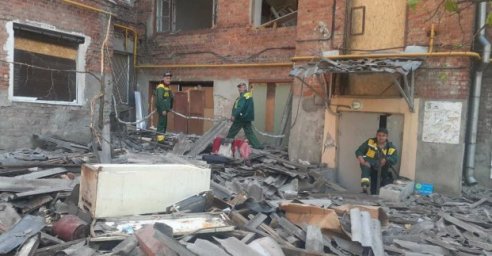 В Холодногорском районе ликвидируют последствия вражеских обстрелов