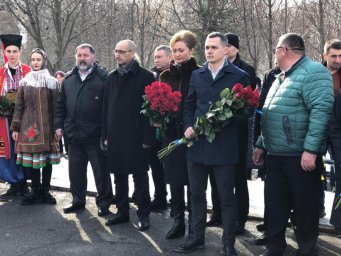 От вас многое зависит, ведь свой опыт вы передали новому поколению. Кучер - участникам боевых действ