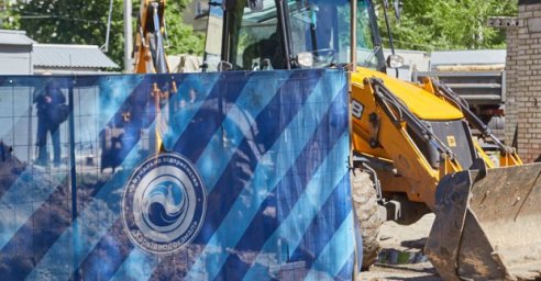 &laquo;Харьковводоканал&raquo; устраняет аварию на Нетеченском бульваре