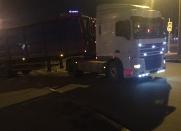 Пешеход, сбитый фурой, умер в больнице: полиция начала расследование