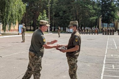 После выполнения боевых задач в зоне проведения ООС домой вернулись бойцы 92 ОМБр