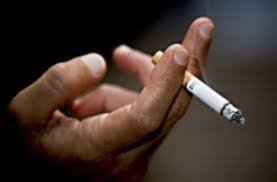 Заядлый курильщик поджег кухню и едва не спалил дом