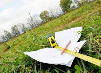 Незаконно прихватил два участка земли: депутат предстанет перед судом