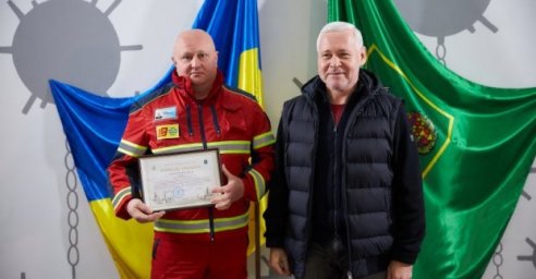  Игорь Терехов наградил водителей городского транспорта и дорожников 