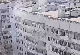 На Гвардейцев Широнинцев спасатели борются с высотным пожаром