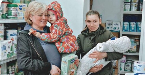 Молодежный совет передает харьковчанам продукты, детские товары и лекарства