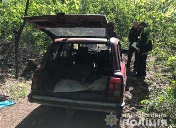 Фоторепортаж: черных лесорубов поймали на горячем (ГУНП)