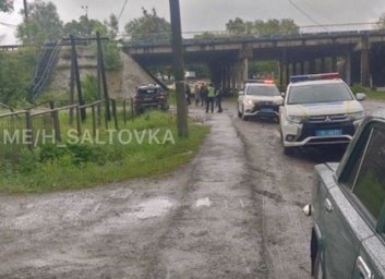 ДТП: вылетел на скорости с моста - машина в месиво, водитель - жив (ФОТО)