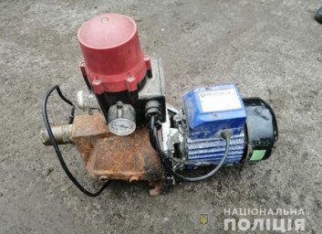 Соблазнился насосом: воришка обокрал дом и попался копам (ФОТО)