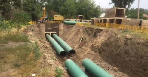 &laquo;Харьковские тепловые сети&raquo; перекладывают тепломагистраль в Киевском районе