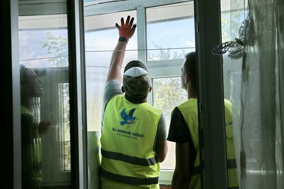  Продолжаем помогать пострадавшим от ракетного удара жителям Первомайского 