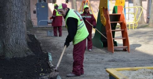  &laquo;Харьковблагоустройство&raquo; приглашает на работу дворовых рабочих и озеленителей 