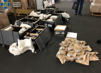 Харьковские бизнесмены организовали от правку в Азию российских комплектующих к бронетехнике и военн