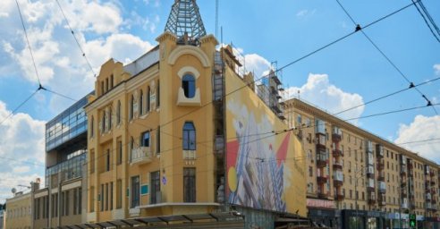 В новом Доме недвижимости уже выполняют облицовочные работы