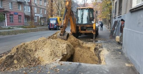  Бригады ХТС устраняют дефекты на внутриквартальных сетях 