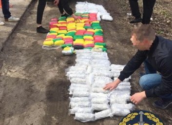 Наркогруз на 22 миллиона: в машине найден центнер травки (ФОТО)