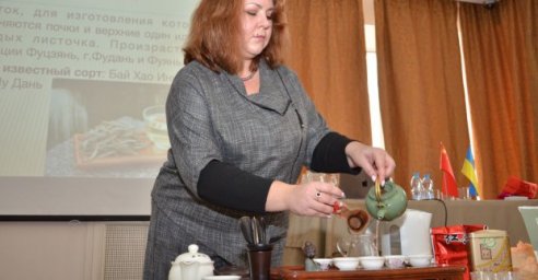 В городе проходит обучающий круглый стол для предпринимателей, которые сотрудничают с Китаем