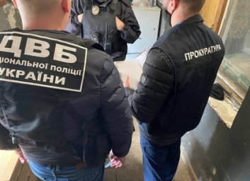 Патрульному объявили о подозрении за незаконное задержание водителя