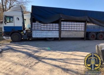 Задержание фуры с контрафактным алкоголем: прокуратура хлопочет об аресте имущества (ФОТО)