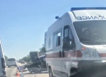 Пассажирку &laquo;Merсеdes&raquo; вырезали ножницами, чтобы доставить в 4-ю городскую неотложку