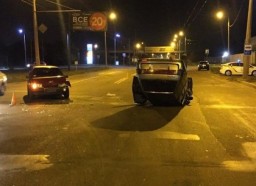 На Роганской столкнулись два "ВАЗа" - есть пострадавшие