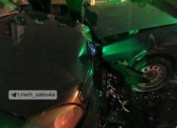 ФОТО: На Салтовке &ndash; ДТП из пяти машин, с пострадавшим и полицейской погоней (Telegram)