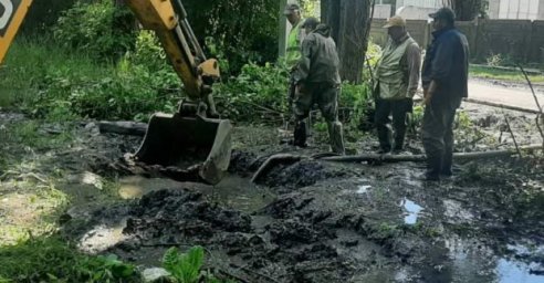 В Индустриальном районе устраняют повреждения на водоводах