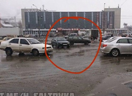 ДТП: проспект оказался мал для двух легковушек (ФОТО)