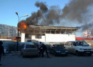 На Героев Труда сгорел очередной киоск (ФОТО)