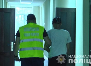 Ограбил автомобиль, попавший в ДТП: полиция поймала вора (ВИДЕО)