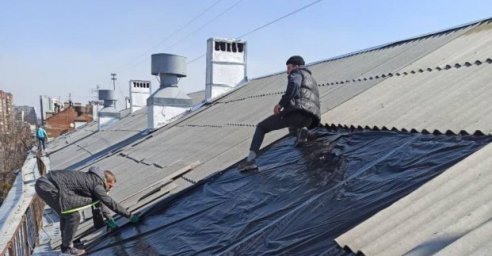 В Харькове в результате обстрелов повреждены кровли 320 жилых домов