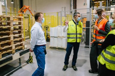 Алексей Кучер ознакомился с работой предприятия - крупнейшего налогоплательщика области