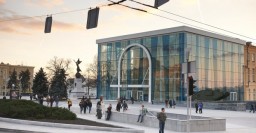 На площади Конституции ограничат парковку