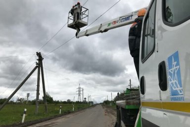 Из-за обстрелов на Харьковщине остаются без света около 400 населенных пунктов, почти 100 - без газа