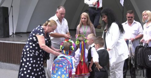 В Харькове помогают детям-сиротам собраться к школе