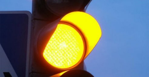 В Харькове светофоры переводят в мигающий режим