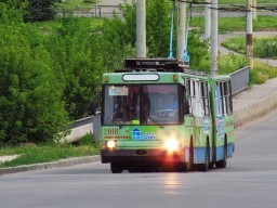 В Харьковестолкнулись Toyota Corolla и троллейбус (ФОТО)