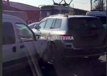 ДТП на путях: подрезанное авто застопорило движение