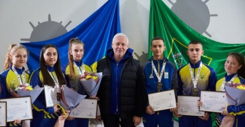  Игорь Терехов поздравил харьковских таэквондистов с наградами на Кубке мира