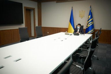 Президент распорядился повысить зарплаты врачам вторичного звена с 1 сентября