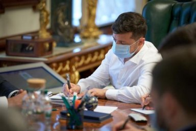Президент отметил почетными званиями медиков Харьковщины
