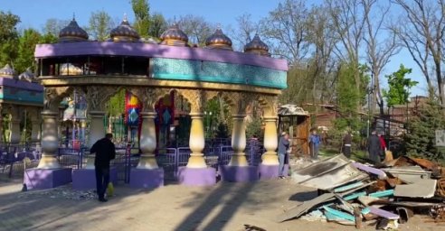 В парке Горького ликвидируют последствия обстрелов