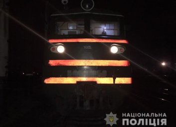 Молодой человек свел счеты с жизнью, бросившись под поезд