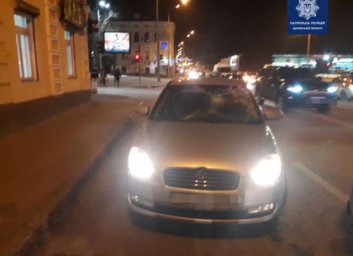 В центре на &laquo;клочках&raquo; водитель Hyundai сбил мужчину