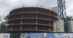 В городе продолжается строительство многоуровневого паркинга