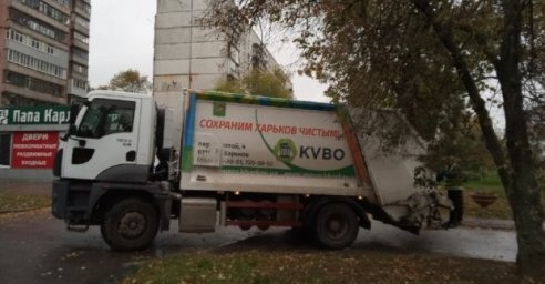  В Харькове наводят порядок, несмотря на ракетные обстрелы 