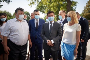 Харьковщина по срокам сдачи дорог и других объектов опережает большинство областей. Президент