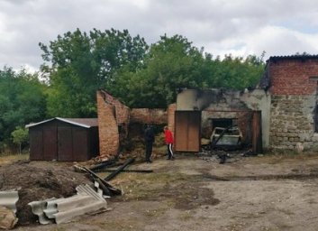 Под Харьковом сгорели гаражи (ГУ ГСЧС)